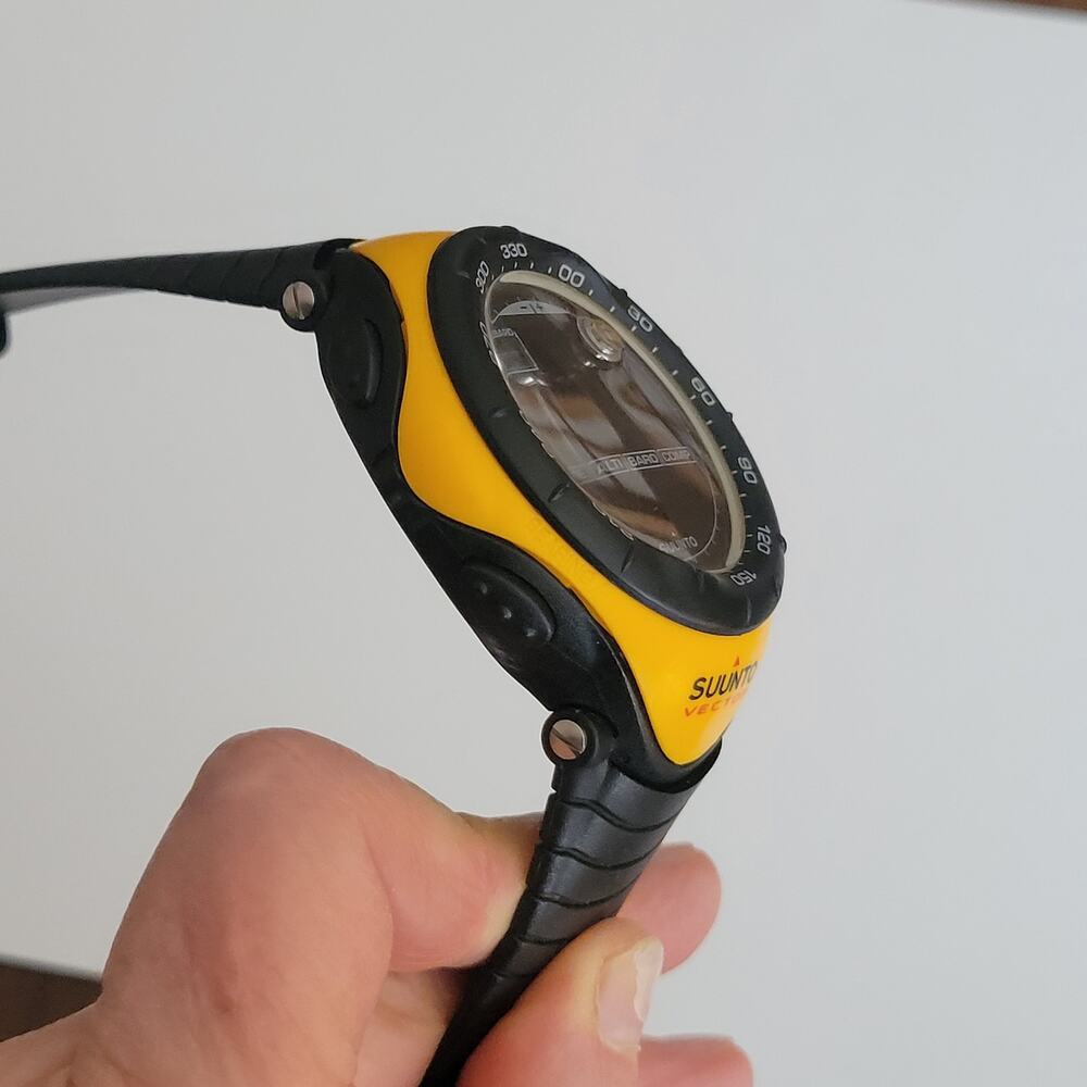 Vintage 90s Suunto Vector Outdoor Watch Classic Yellow Excellent Condition - Picture 11 of 12